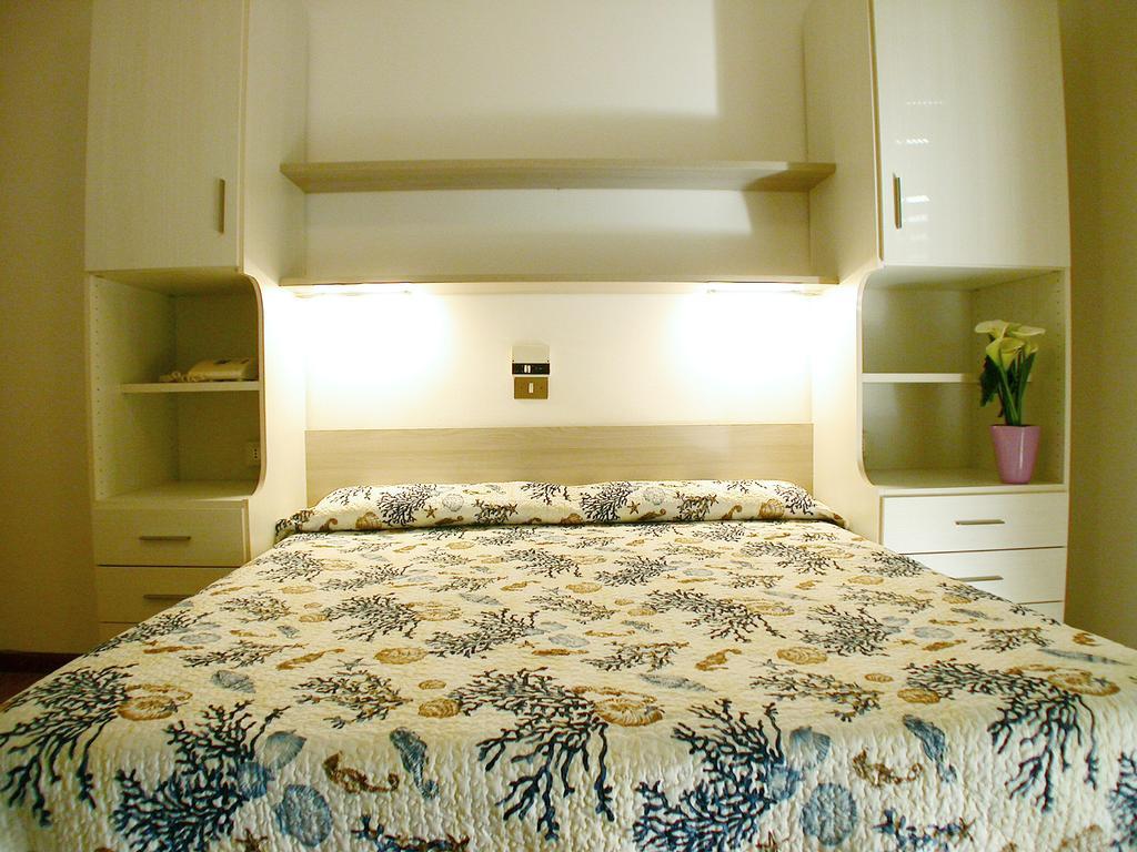 Albergo Aquila Lido di Jesolo Rum bild